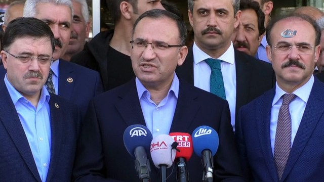 Bekir Bozdağ: 'Türkiye'de tutuklu bulunan Yunanistanlı askerler takas konusu değildir'