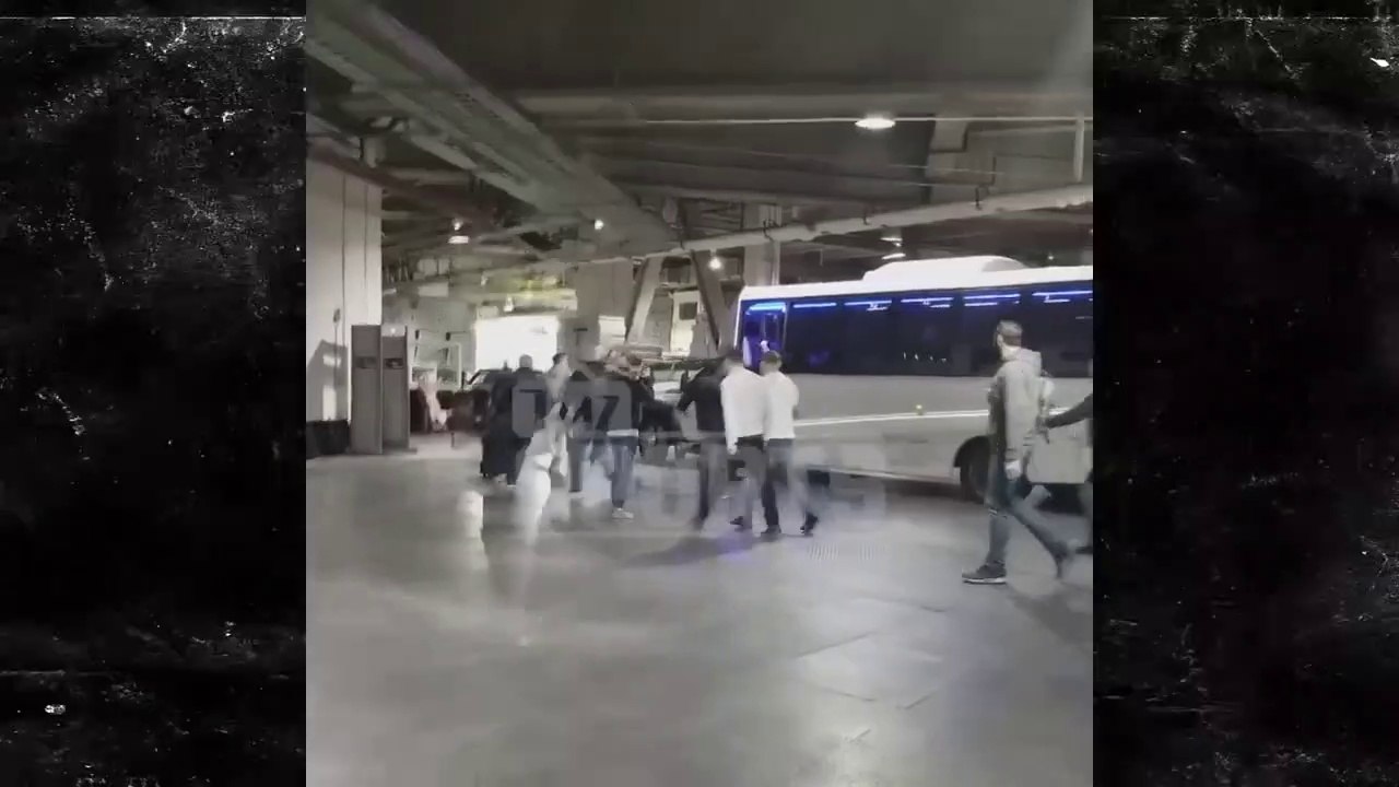 Conor McGregor s'en prend à un bus et blesse deux combattants MMA