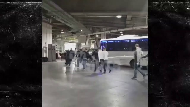 Conor McGregor s'en prend à un bus et blesse deux combattants MMA