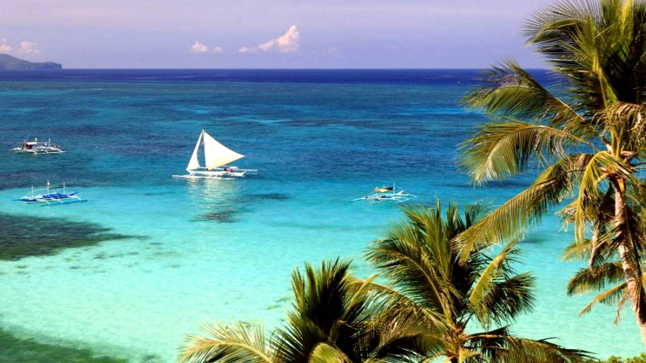'Cesspool': Philippines to close tourist island of Boracay