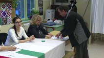 الناخبون المجريون يدلون بأصواتهم في الانتخابات التشريعية