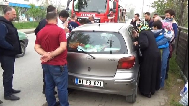 Otomobilde Kilitli Kalan 2 Yaşındaki Çocuk Böyle Kurtarıldı