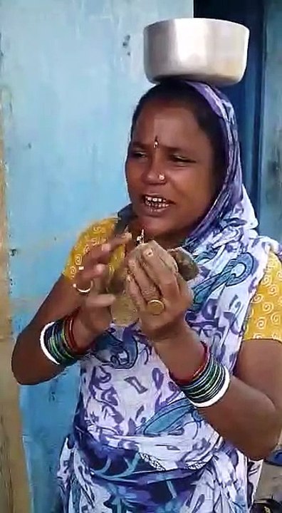New Whatsaap modern funny vedios--modern Daskathia (wood stick)Song --new style of begging with entertaining--must watch--2018--watch online