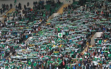 Bursasporlu Taraftarlar Yönetimi İstifaya Davet Etti