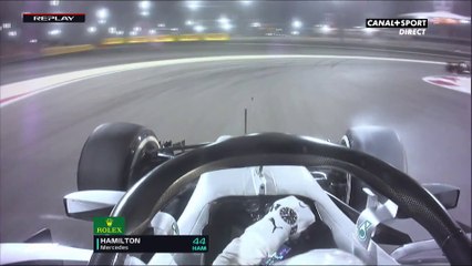 Hamilton bloque sa roue