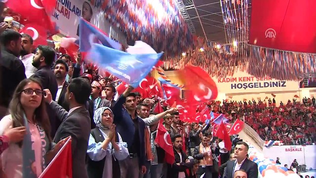 Cumhurbaşkanı Erdoğan: 'Milletimizin hakkını korumak için demokrasi düşmanları ile sonuna kadar mücadele etmekte kararlıyız' - VAN