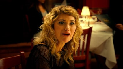 UM AMOR A CADA ESQUINA   Trailer Legendado