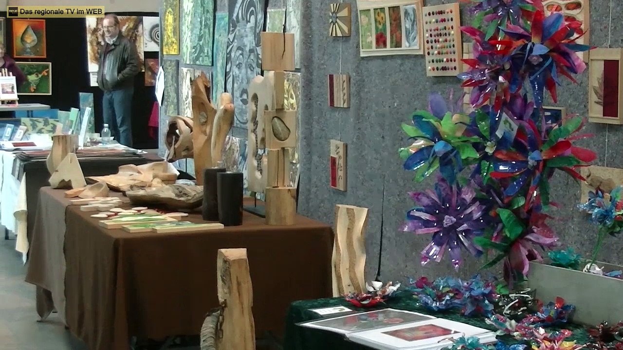 KUNST- UND BILDERMARKT BEIM WÖCHTLICHEN META MARKT FLOHMARKT