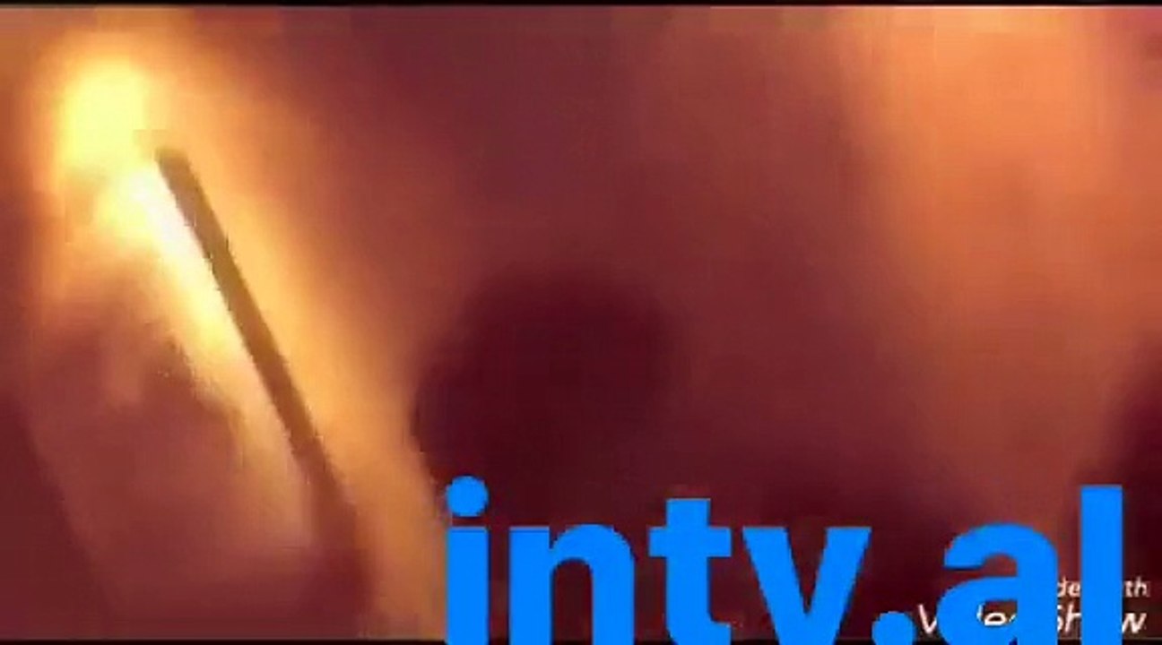 Pamje skandaloze: Noizy godet me grushte një djalë pasi e ofendoi (Video)