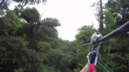 Descente du volcan Arenal en tyroliennes (Costa Rica)