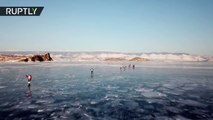 Carrera extrema: Amantes de la adrenalina corren 200 km en el congelado lago Baikal