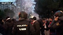 España: Ultras franceses del PSG se enfrentan con la Policía antes del partido con el Real Madrid