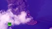 Fuego y humo en el mar tras la explosión de un petrolero frente a la costa china