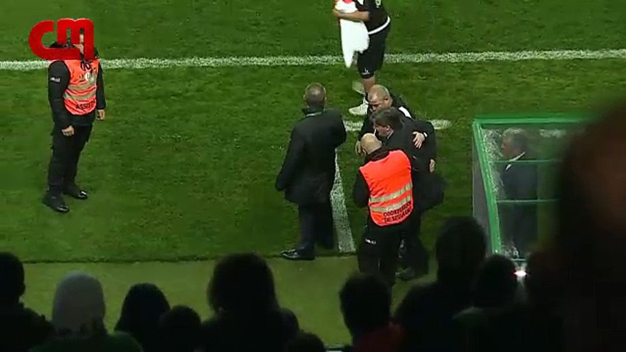 Bruno de Carvalho teve de sair de Alvalade com auxílio