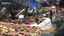 Exponen armas y vehículos incautados del Estado Islámico por el Ejército sirio