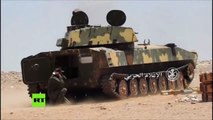 Siria: Tanques y misiles sirios atacan al Estado Islámico