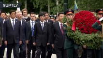 Xi Jinping homenajea al Soldado desconocido en Moscú