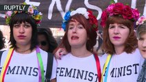Cientos de feministas protestan en Francia contra un juicio contra activistas de Femen