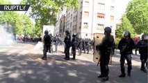 Manifestantes lanzan cócteles molotov contra la Policía en París