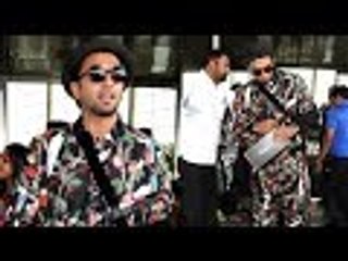 Ranveer Singh's Making Fun Of Media Photographer | Bollywood Buzz