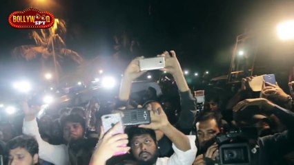 Salman Khan Tells Fans To Go And Sleep From His Balcony | Galaxy Apartment | Blackbuck Case