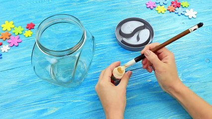 9 DIY Weird Makeup Ideas / Miniature And Giant Makeup