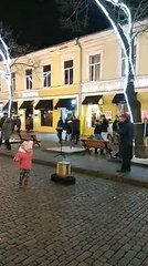Odessa - Saxophonist plays ''Et Si Tu N'Existais Pas'' (31.12.2017)