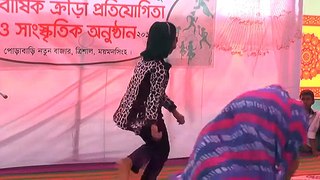পিচ্চি মেয়ের হিন্দি গানে মাথা নষ্ট করা ডাঞ্চ - BD Village college Concert dance by little girl - - YouTube
