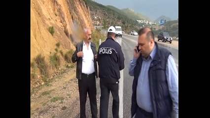 Adana'da öğrenci servisi devrildi: Yaralılar var