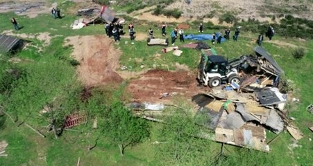 Küçük Kızların İstismar Edildiği Dehşet Çiftliği Yıkıldı! O Anlar Drone ile Görüntülendi