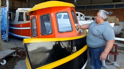 Burhaniye’de 40 yıllık tekne ustası mini tugboat yapımına başladı