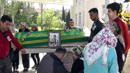 Ayvalık'ta trafik kazasında ölen 3 genç defnedildi - BALIKESİR