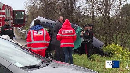 Incidente mortale in Puglia: muoiono due giovani genitori e il bimbo di due anni