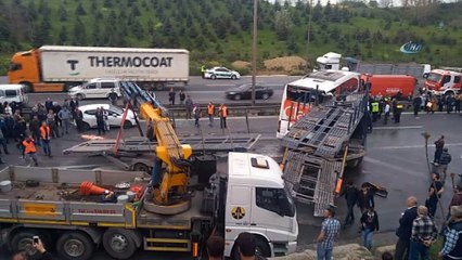 Kocaeli TEM'de zincirleme kaza 3 yaralı