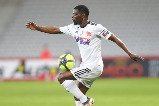 Après le match Amiens SC - SM Caen, ITW Bakaye Dibassy