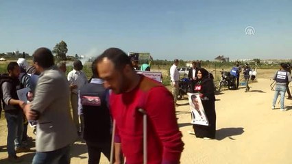 İsrail Askerleri Gazze'de Gazetecilerin Gösterisine Gazla Müdahale Etti