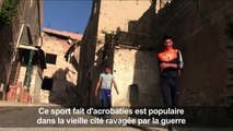 Avec le parkour, des Syriens d'Alep se réapproprient leur ville