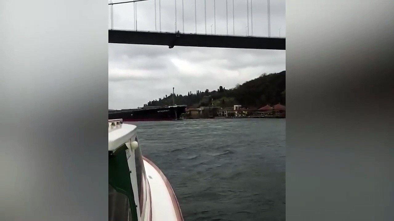 Gemi Yalıya Çarparken Holi Şit Diyen Türk