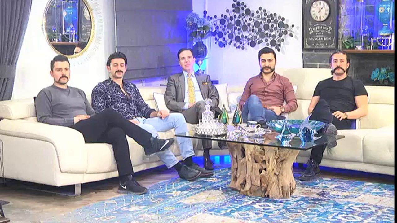 Sürekli sevgi kelimeleri kullanmak sizce sevgi göstergesi midir?