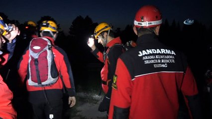 Uludağ'da kaybolan genç 11 saatlik çalışmayla rağmen bulunamadı çalışmalar sabah devam edecek