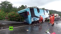 19 muertos tras volcar un autobús turístico en China