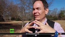 Keiser Report en español: Promesas predadoras (E1014)