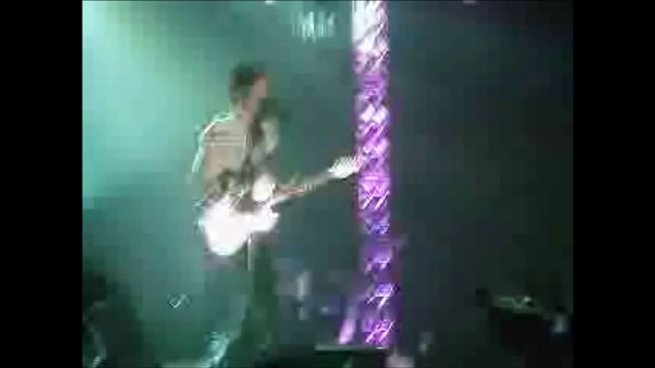 Muse - New Born, Bordeaux Patinoire Meriadeck, 10/31/2006