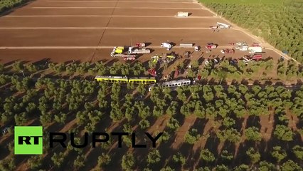 A vista de dron: Así quedaron los trenes que colisionaron frontalmente en Italia