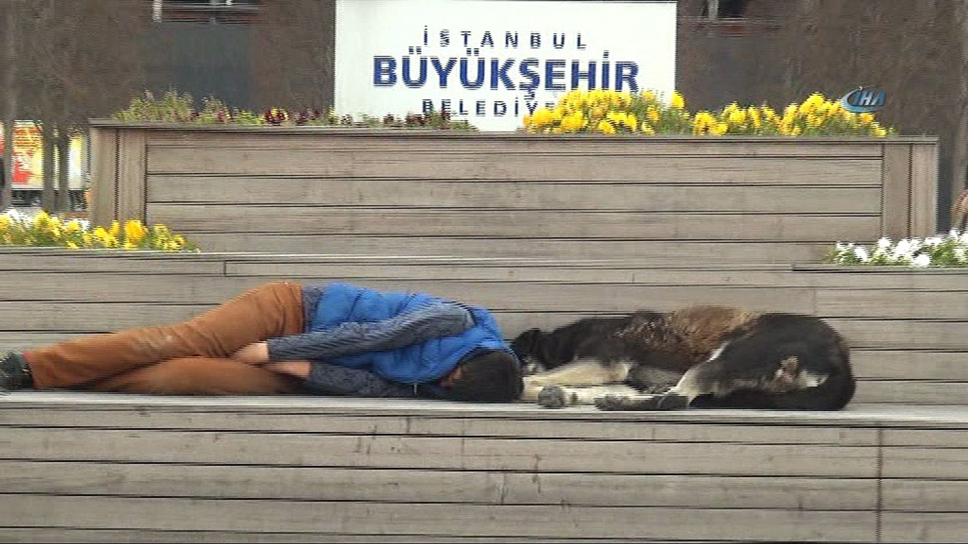 Taksim De Duygulandiran Goruntu Dailymotion Video