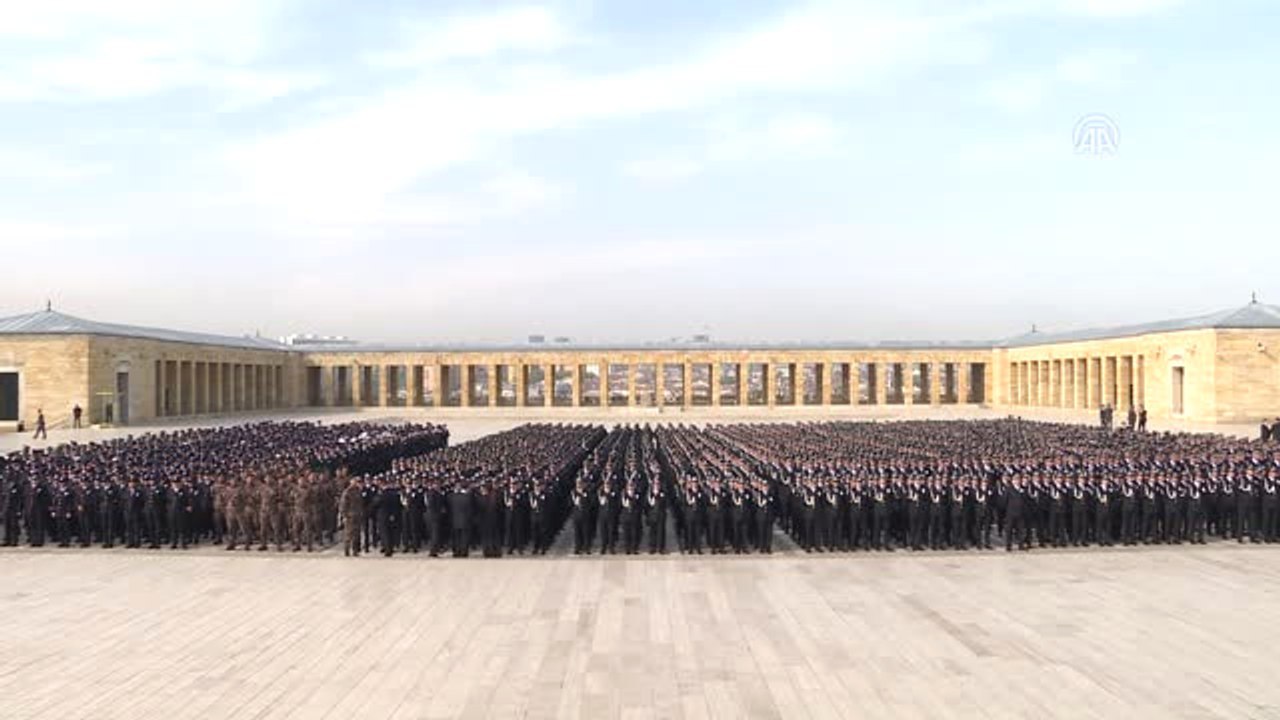 İçişleri Bakanı Soylu, Emniyet Genel Müdürü Altınok ve Emniyet Mensupları Anıtkabir'i Ziyaret Etti