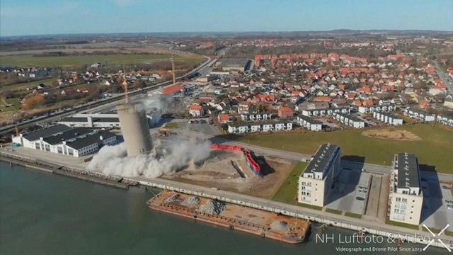 В Дании снесло башню