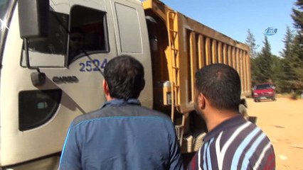 Andız ve çam ağaçlarıyla kaplı ormanlık alanı çöplüğe çevirdiler