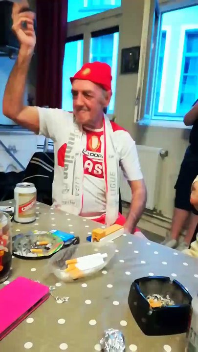 Standard de Liège: Papy Maurice fait le buzz!