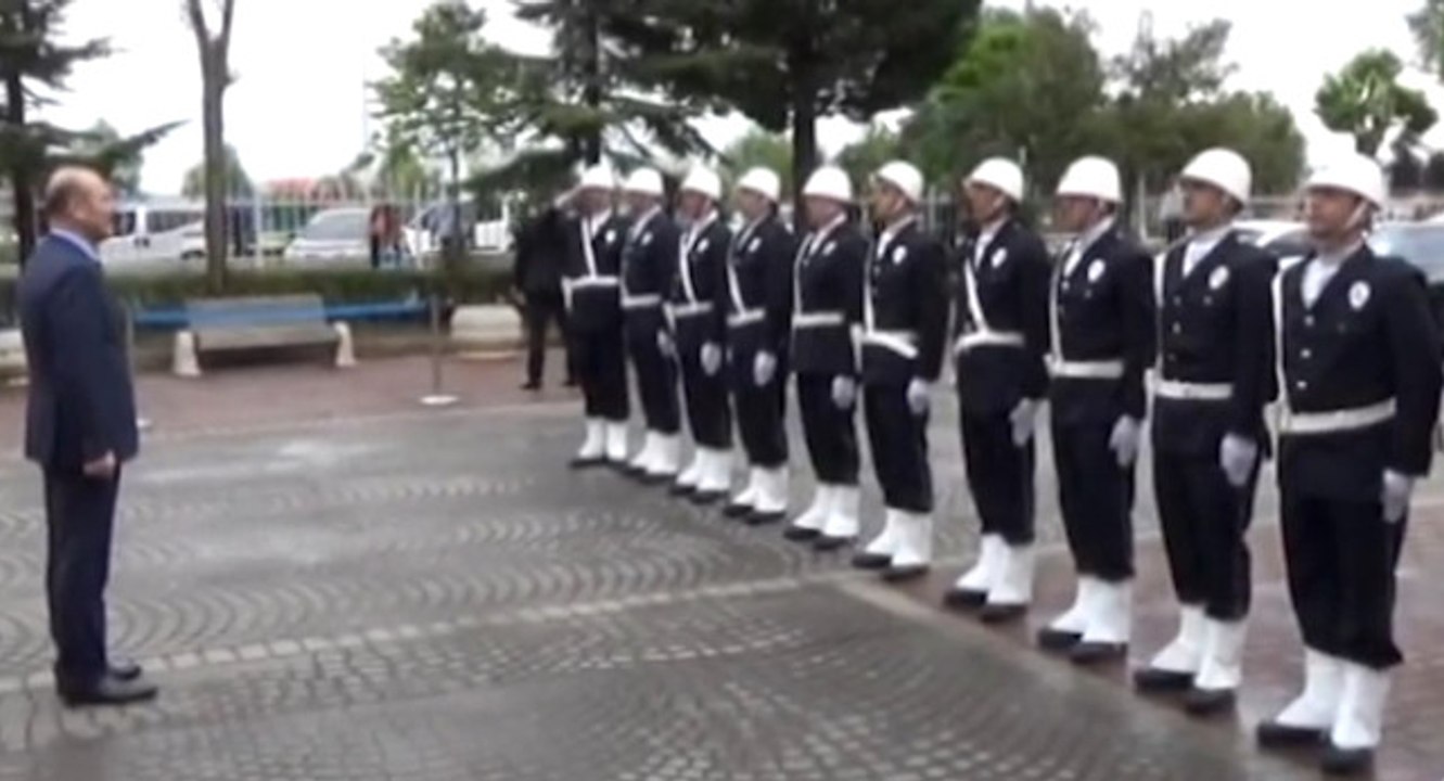 Kimlik Kontrollerini Hızlandıracak Barkod Siste...
